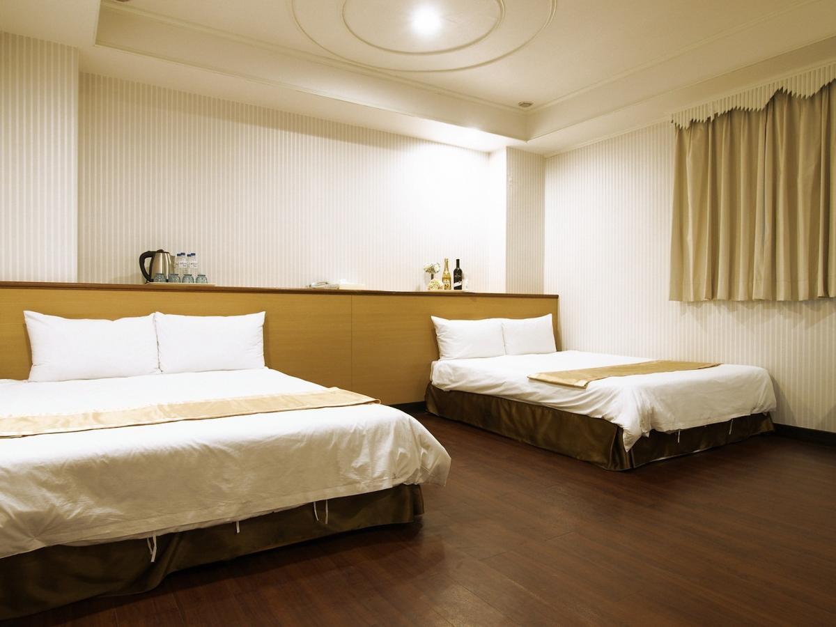 Yi Pin Yuan Hotel Тайнан Екстериор снимка