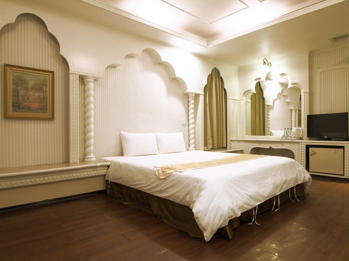 Yi Pin Yuan Hotel Тайнан Екстериор снимка